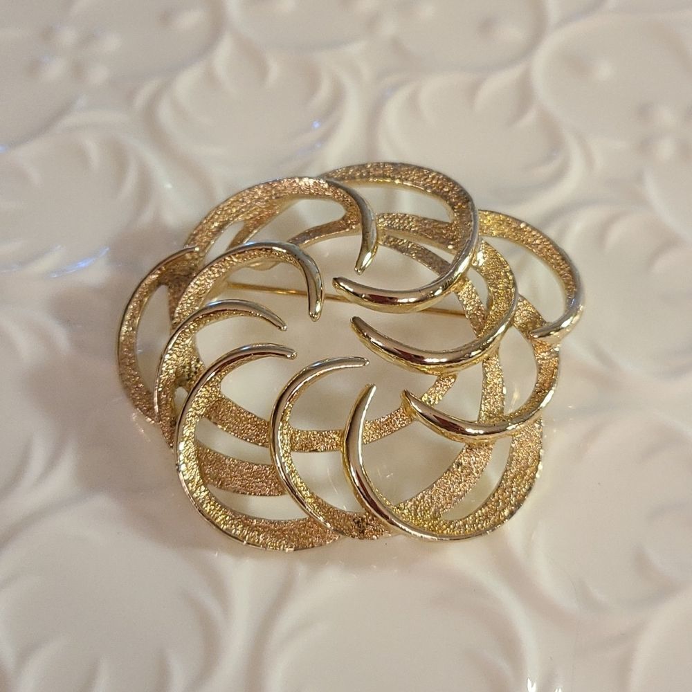 Vintage Sarah Coventry Brooch